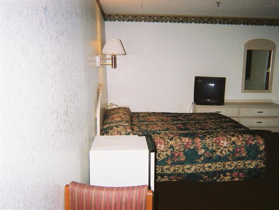 Budget Inn Wentzville Exterior photo