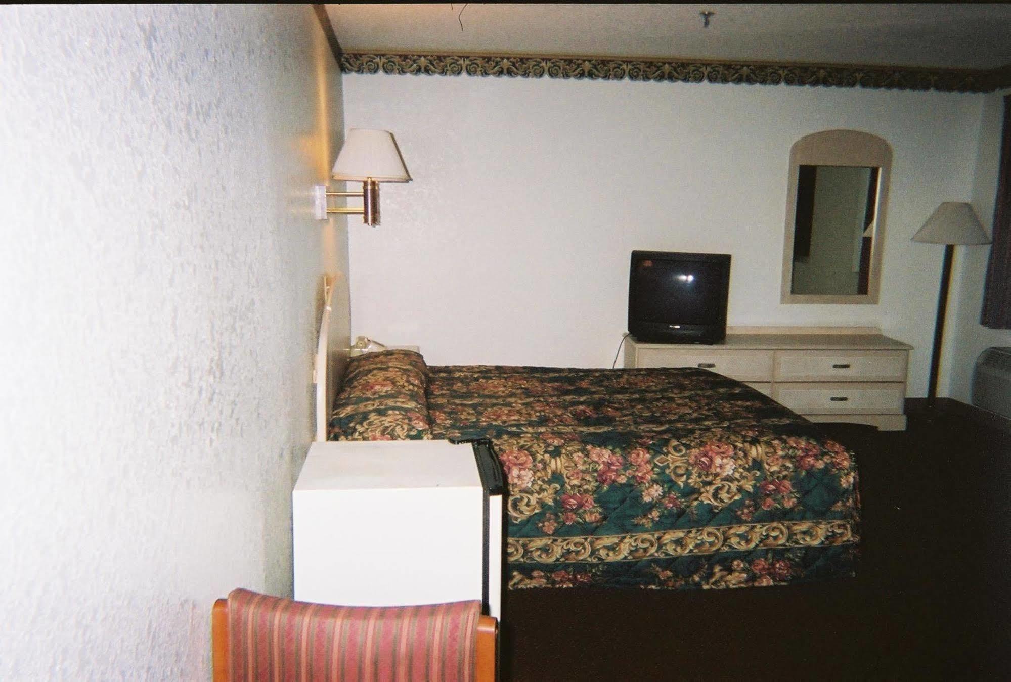 Budget Inn Wentzville Exterior photo